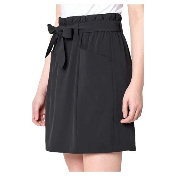 MONDETTA High Waisted Stretch Woven Skirt in Black - Picture 3 of 5